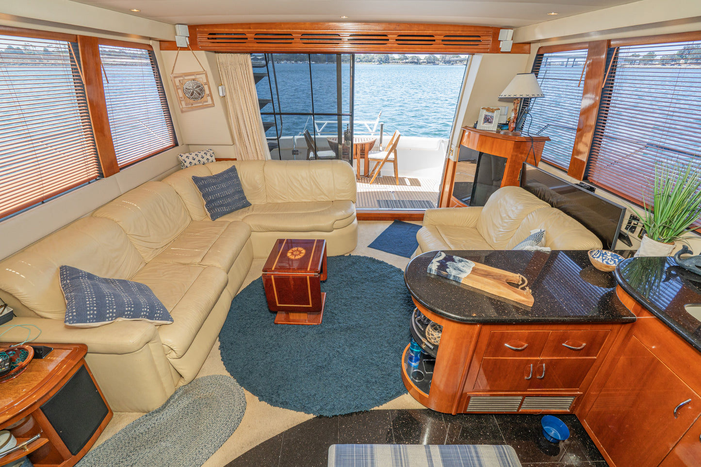2003 Carver 530 Voyager Pilothouse... Located in Mission Beach... Offered By Yacht Coast Yacht Sales