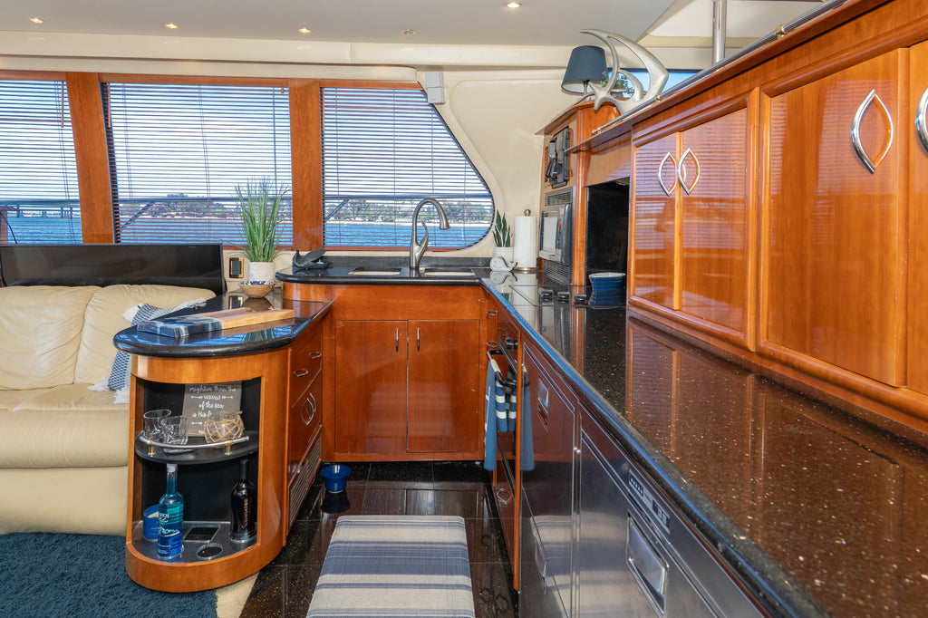 2003 Carver 530 Voyager Pilothouse... Located in Mission Beach... Offered By Yacht Coast Yacht Sales