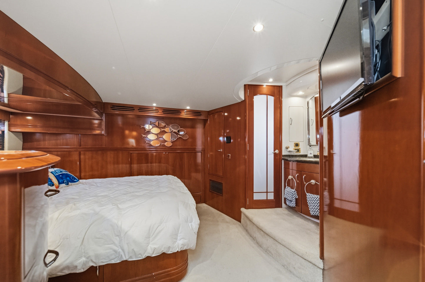 2003 Carver 530 Voyager Pilothouse... Located in Mission Beach... Offered By Yacht Coast Yacht Sales