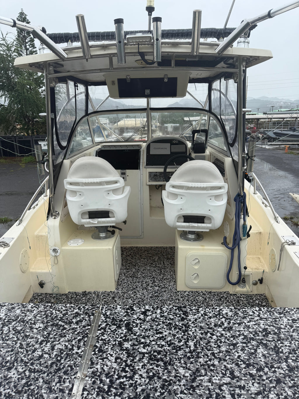1998 World Cat 26.6 SC – Twin 200 HP Yamaha Engines – Low Hours & Trailer... Located in Honolulu, Hawaii... Offered By Yacht Coast Yacht Sales