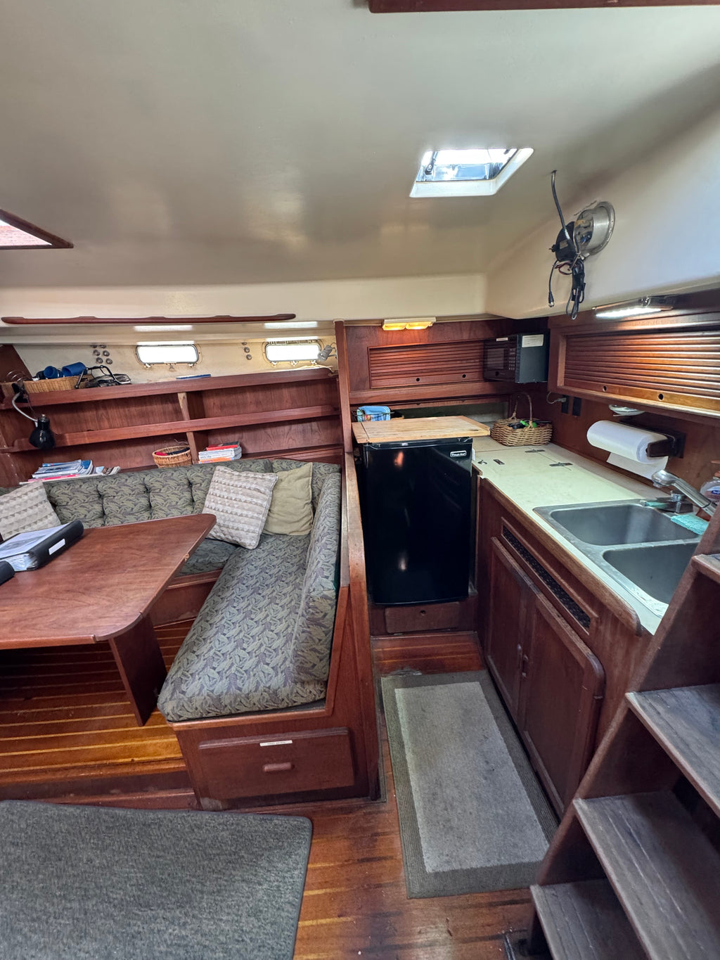 Sold! 1981 Morgan Out Island Center Cockpit Ketch Rig... Located in San Diego, Ca... Offered by Yacht Coast Yacht Sales