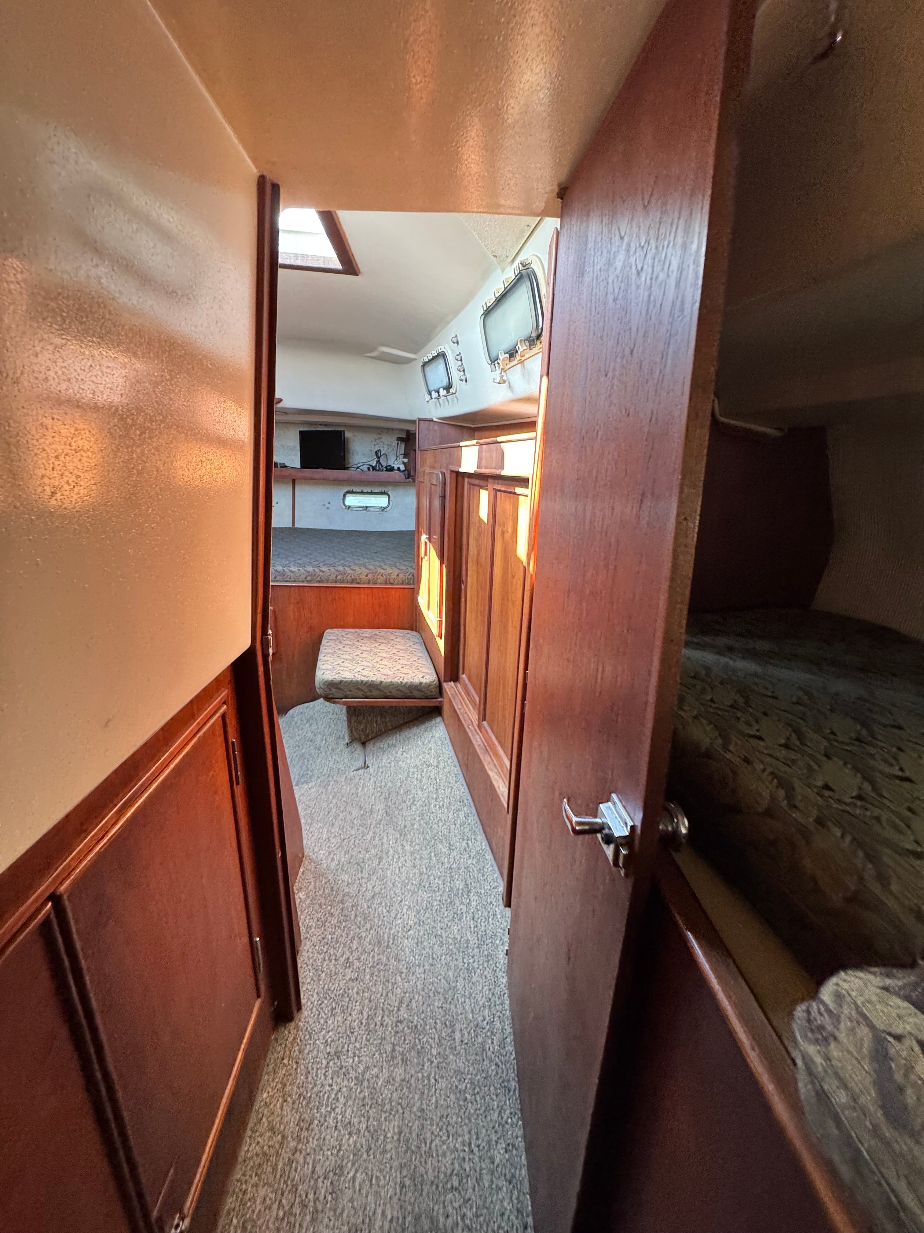 Sold! 1981 Morgan Out Island Center Cockpit Ketch Rig... Located in San Diego, Ca... Offered by Yacht Coast Yacht Sales