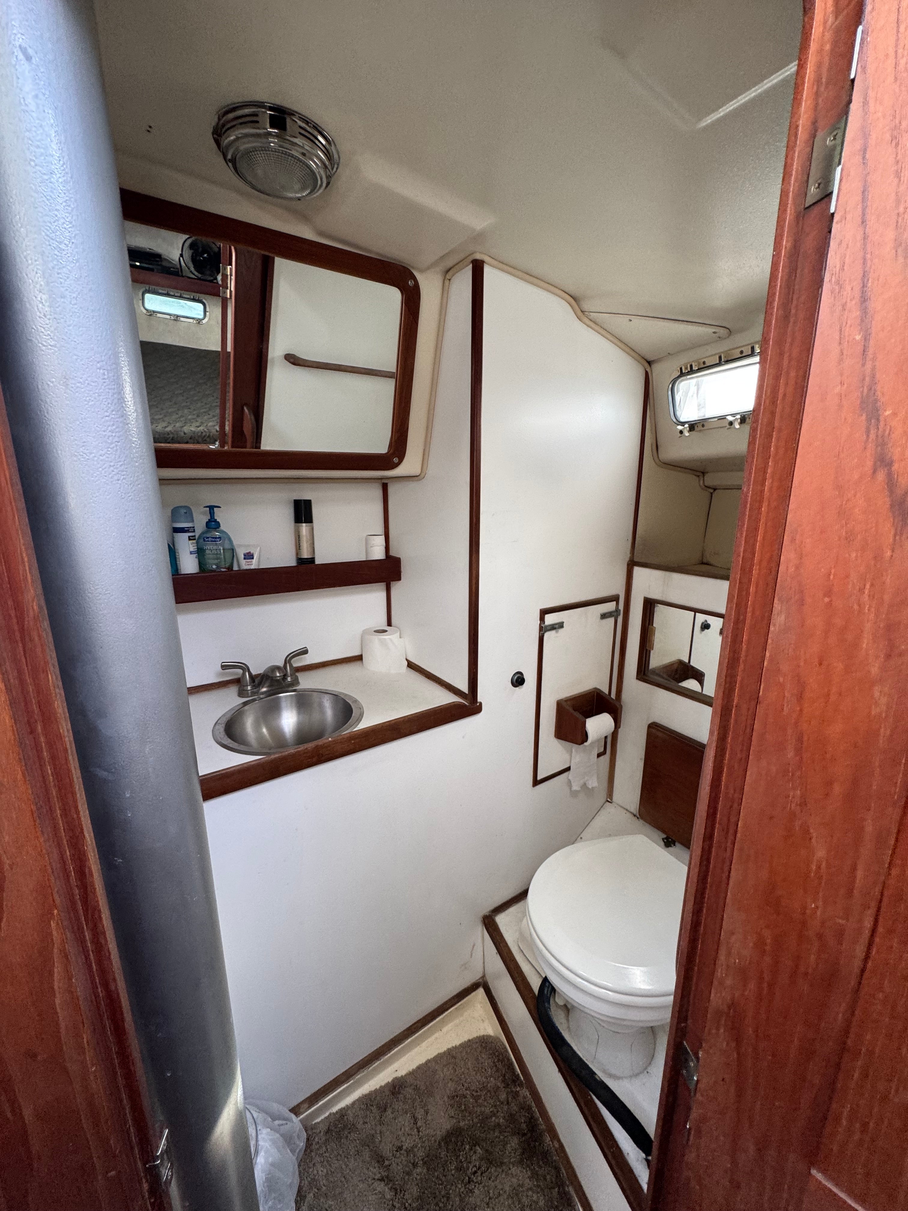 Sold! 1981 Morgan Out Island Center Cockpit Ketch Rig... Located in San Diego, Ca... Offered by Yacht Coast Yacht Sales