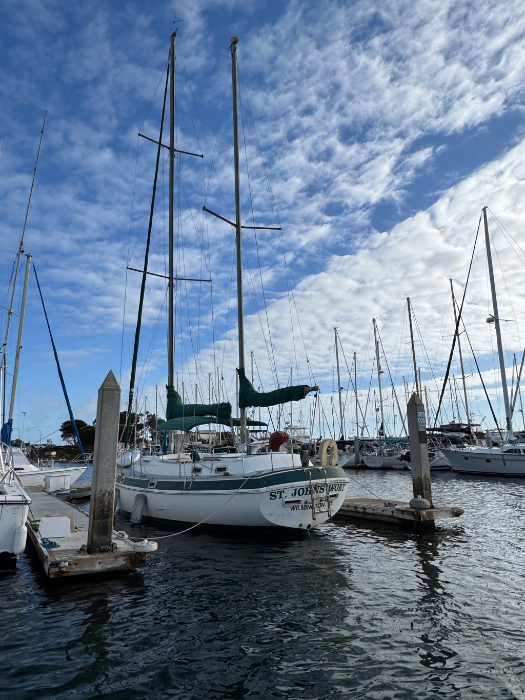 Sold! 1981 Morgan Out Island Center Cockpit Ketch Rig... Located in San Diego, Ca... Offered by Yacht Coast Yacht Sales