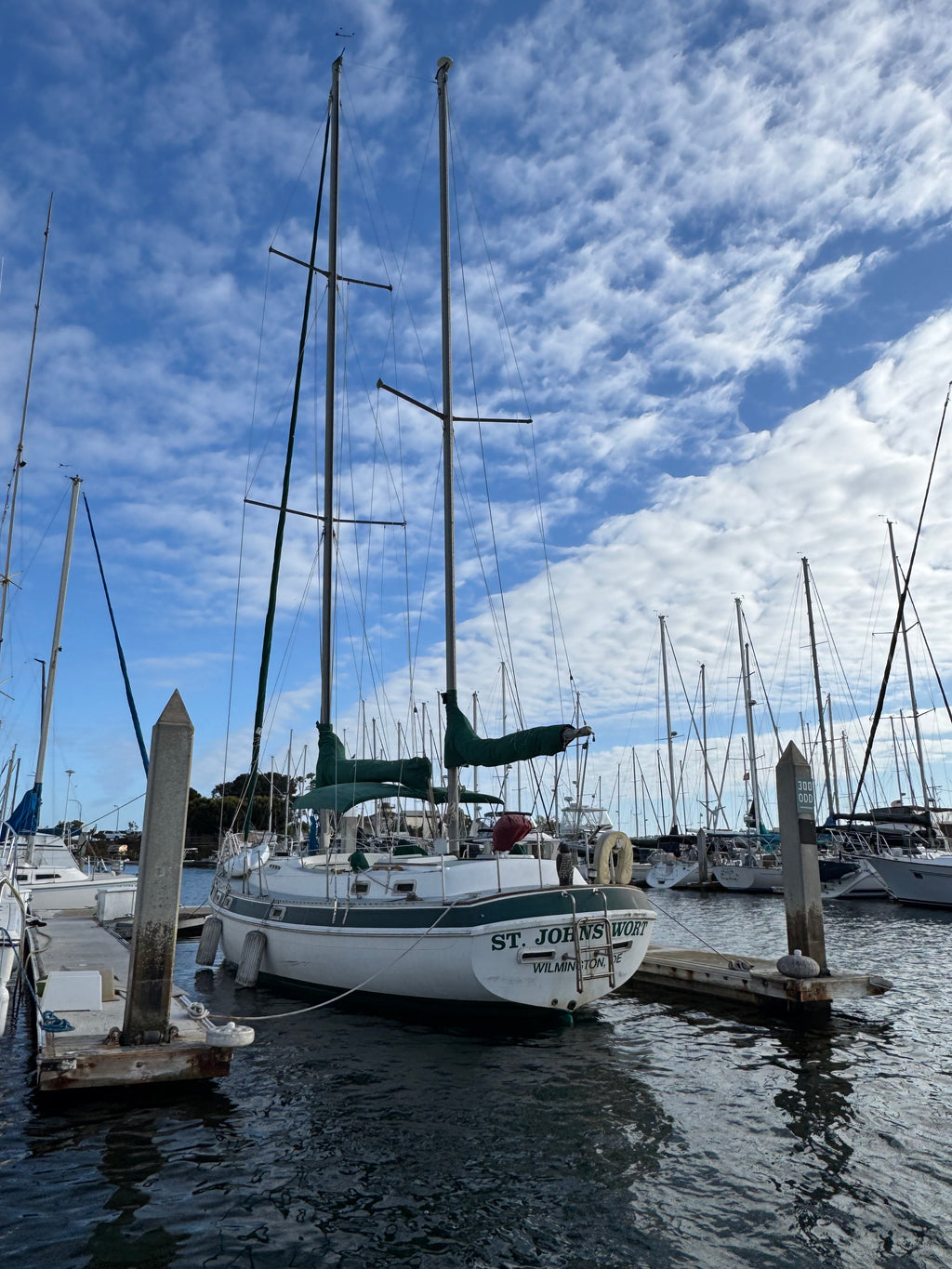 Sold! 1981 Morgan Out Island Center Cockpit Ketch Rig... Located in San Diego, Ca... Offered by Yacht Coast Yacht Sales