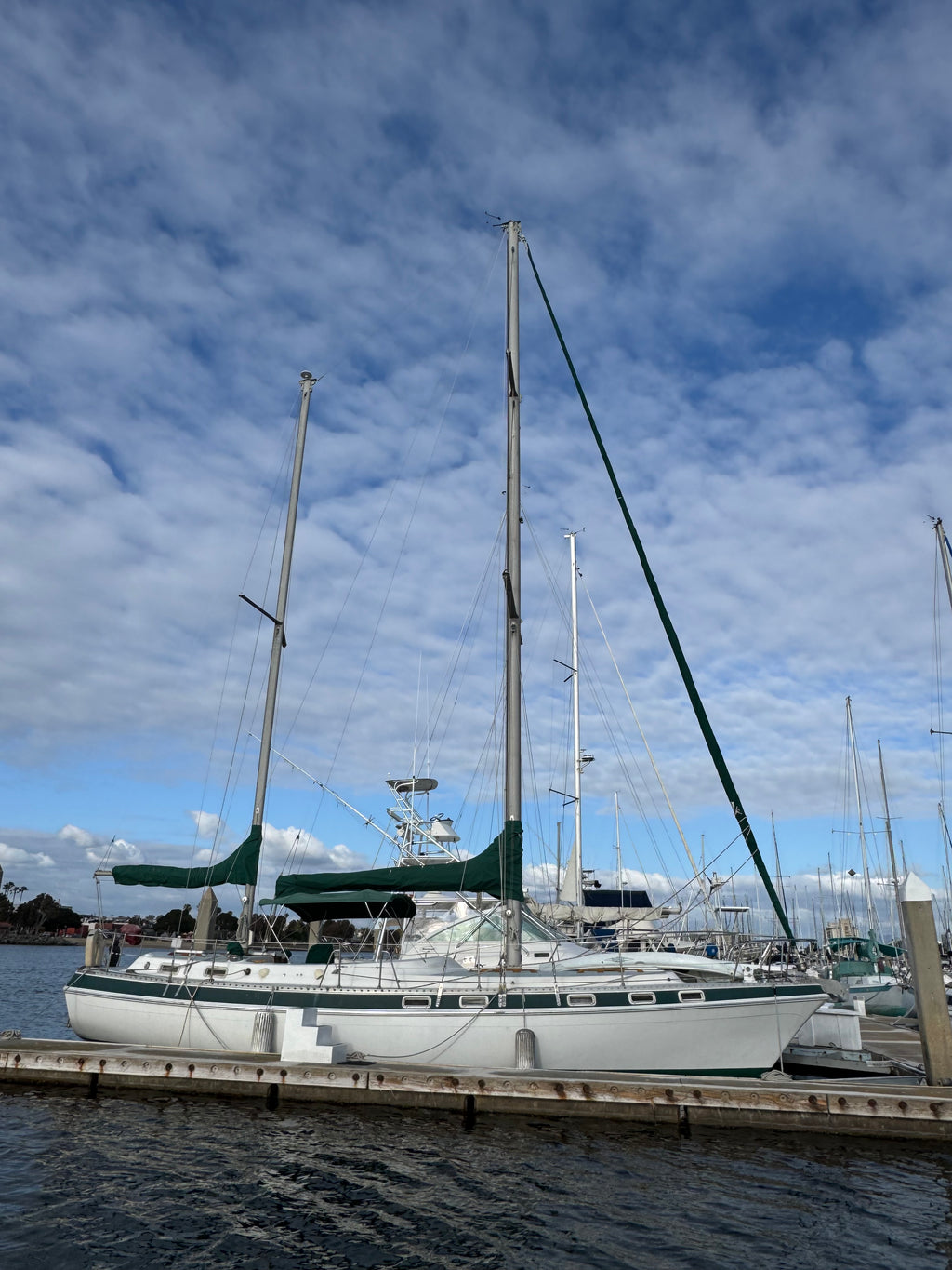 Sold! 1981 Morgan Out Island Center Cockpit Ketch Rig... Located in San Diego, Ca... Offered by Yacht Coast Yacht Sales