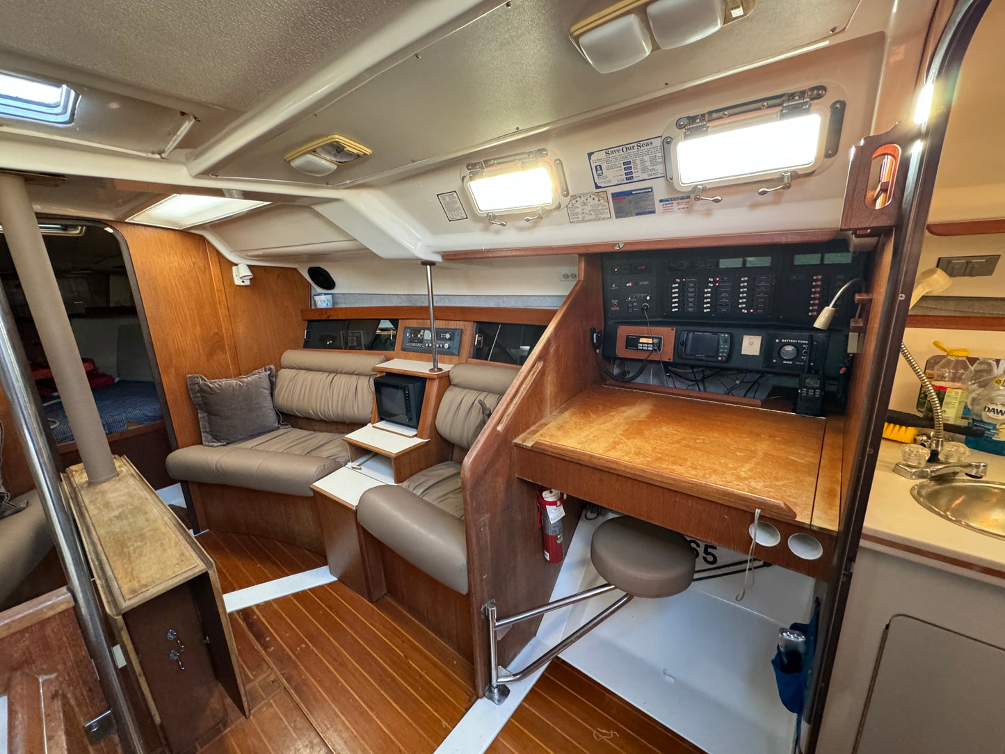 Sold! 1987 Hunter 37' Legend. For sale by Yacht Coast Yacht Sales San Diego, Ca