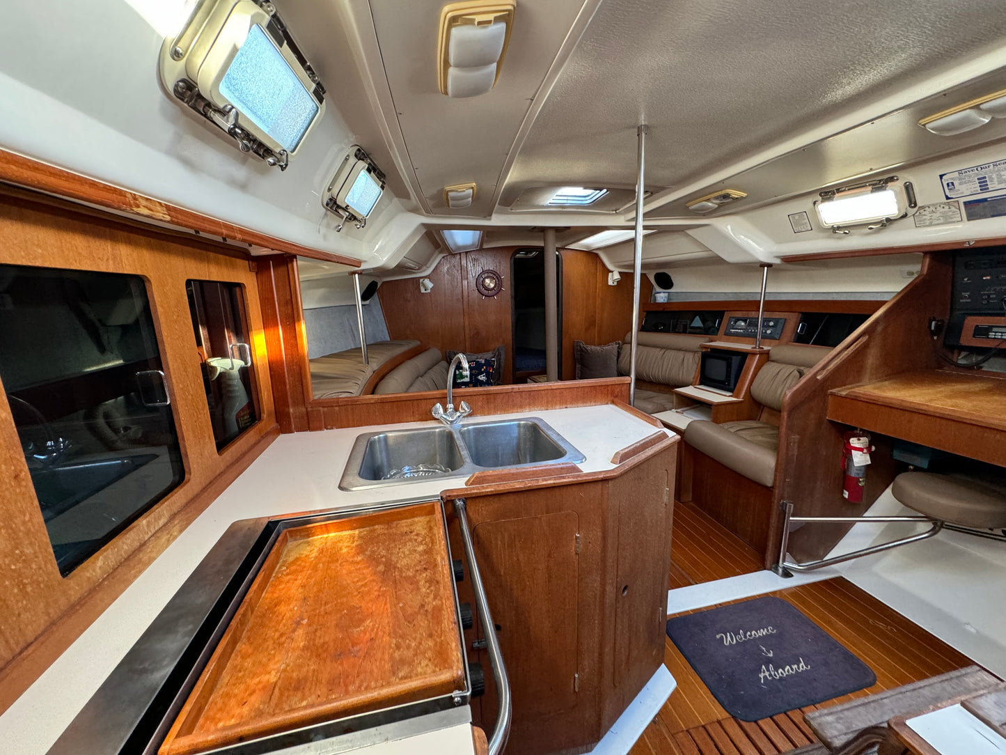 Sold! 1987 Hunter 37' Legend. For sale by Yacht Coast Yacht Sales San Diego, Ca