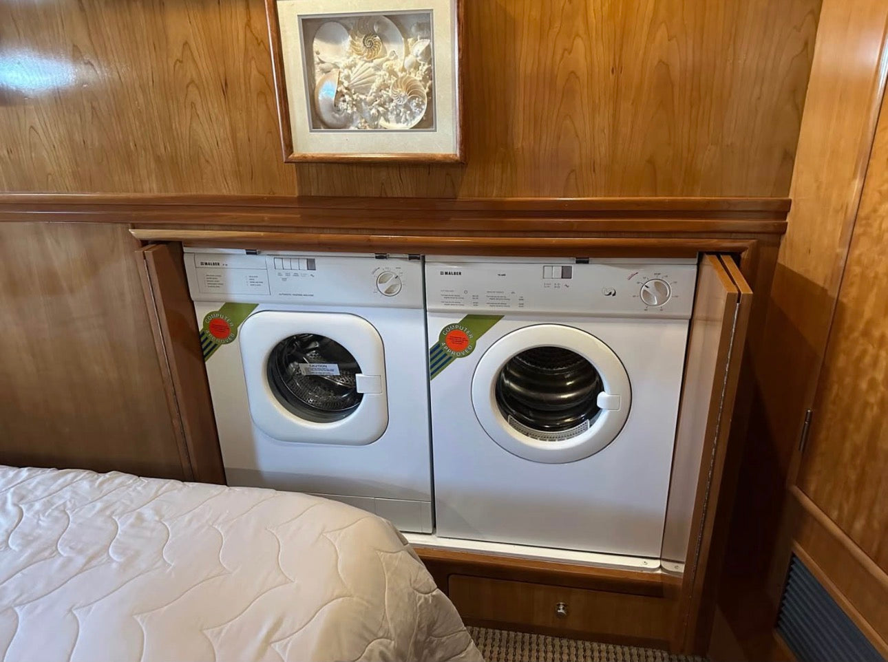 2000 Carver 530 Voyager Pilothouse... Located at our docks at 2353 Shelter Island, San Diego, Ca... Offered By Yacht Coast Yacht Sales