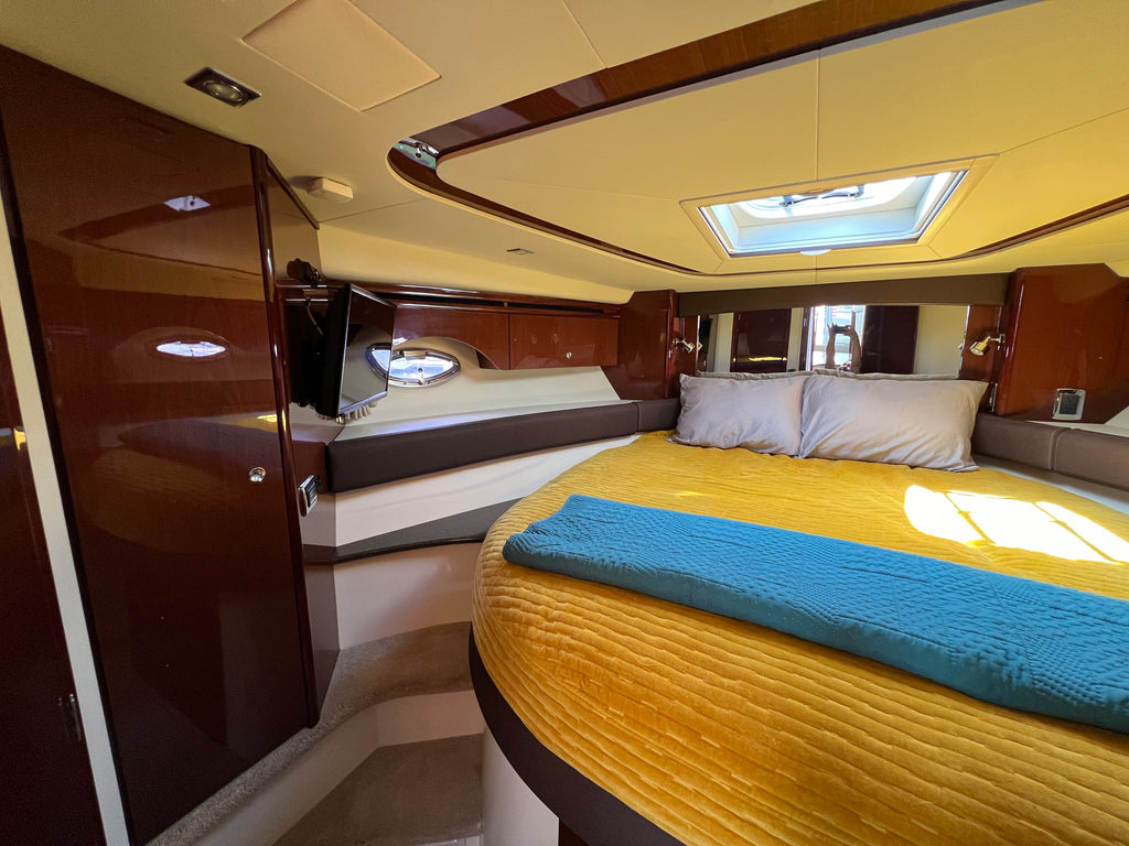 2013 Meridian 441... Located in Ventura Harbor, Ca... Offered by Yacht Coast Yacht Sales