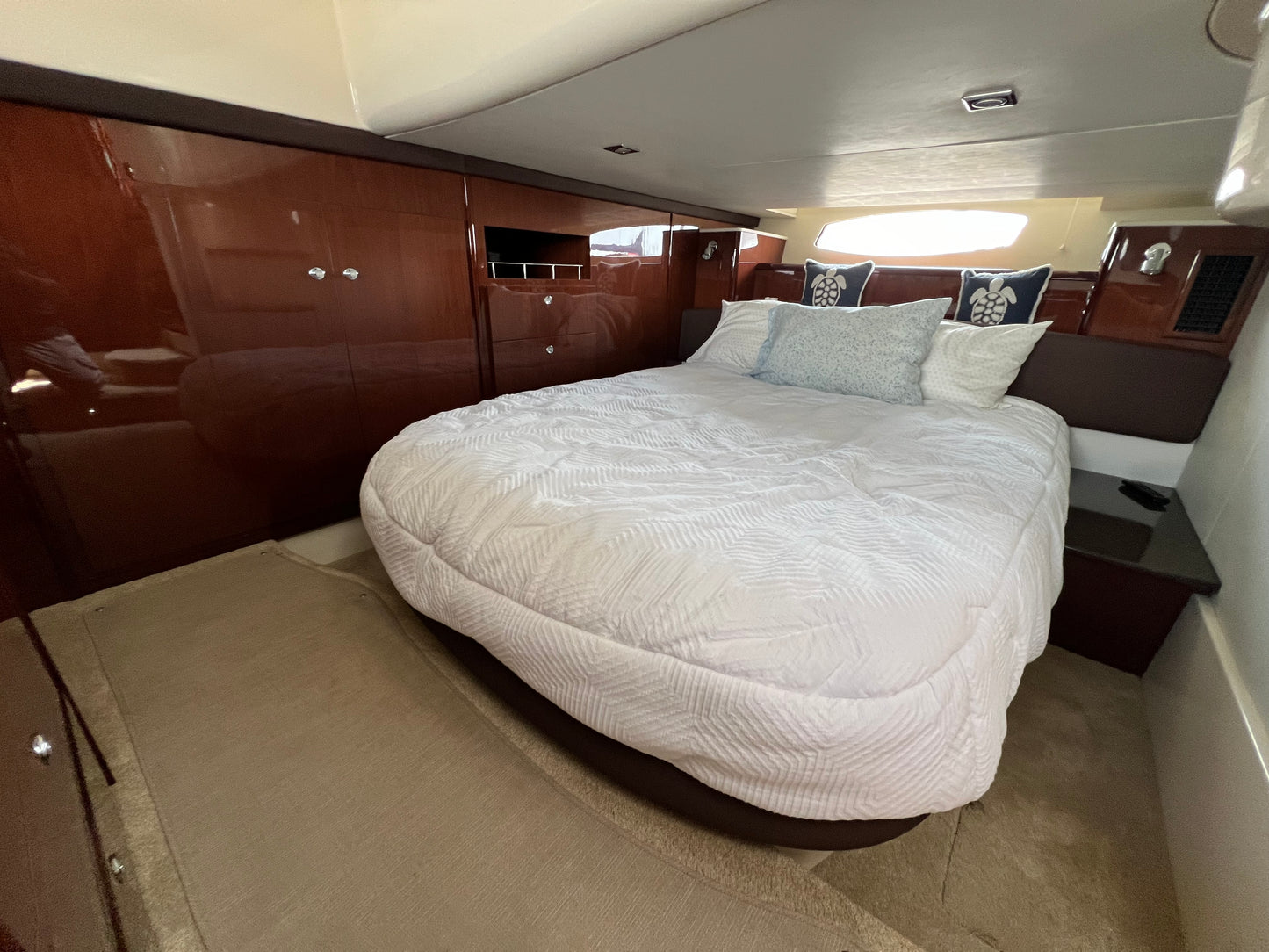 2013 Meridian 441... Located in Ventura Harbor, Ca... Offered by Yacht Coast Yacht Sales