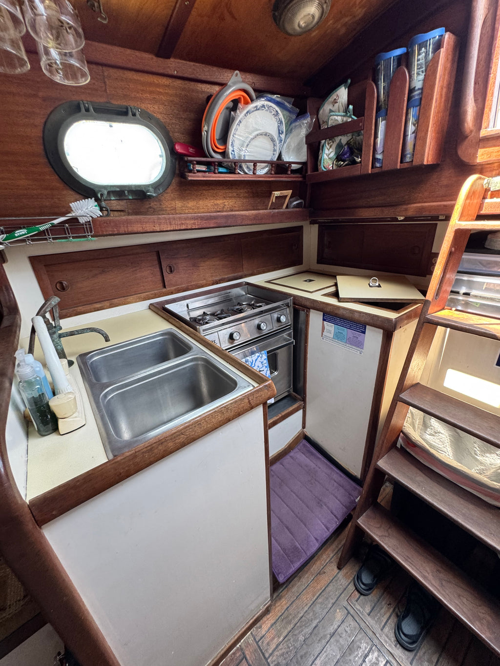 1985 Bluewater Ingrid 38 Cutter RIg... Located in San Diego, Ca... Offered by Yacht Coast Yacht Sales