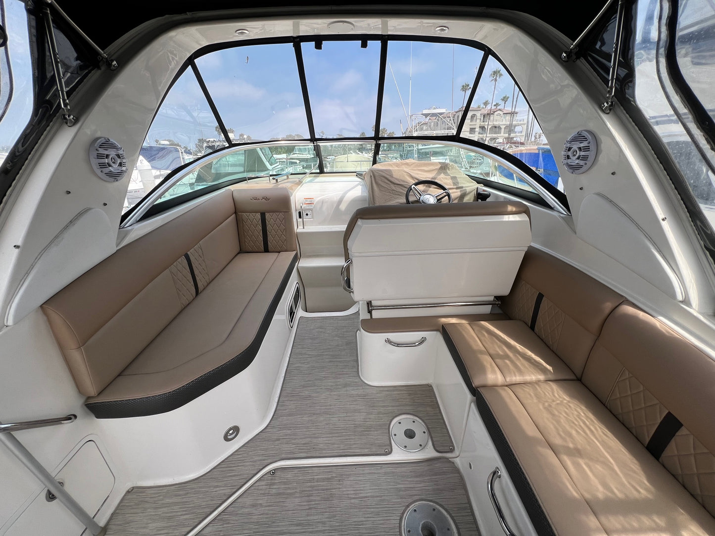 2016 Sea Ray Sundancer 260... Located in Huntington Beach, Ca... Offered By Yacht Coast Yacht Sales