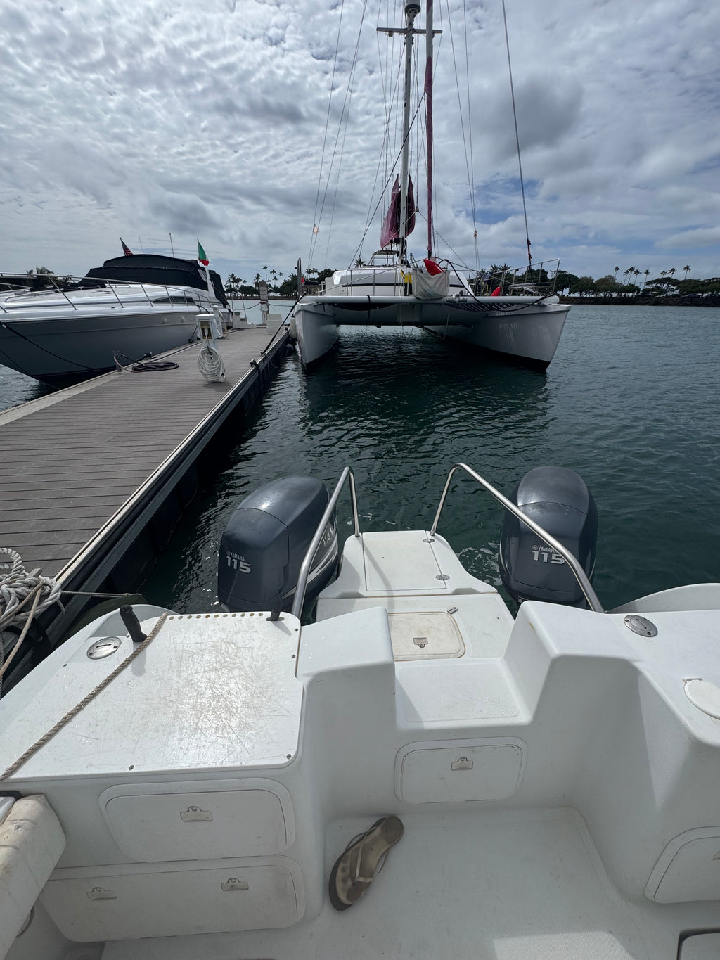 2004 Glacier Bay 2260 Isle Runner... Located in Honolulu, Hawaii... Offered By Yacht Coast Yacht Sales