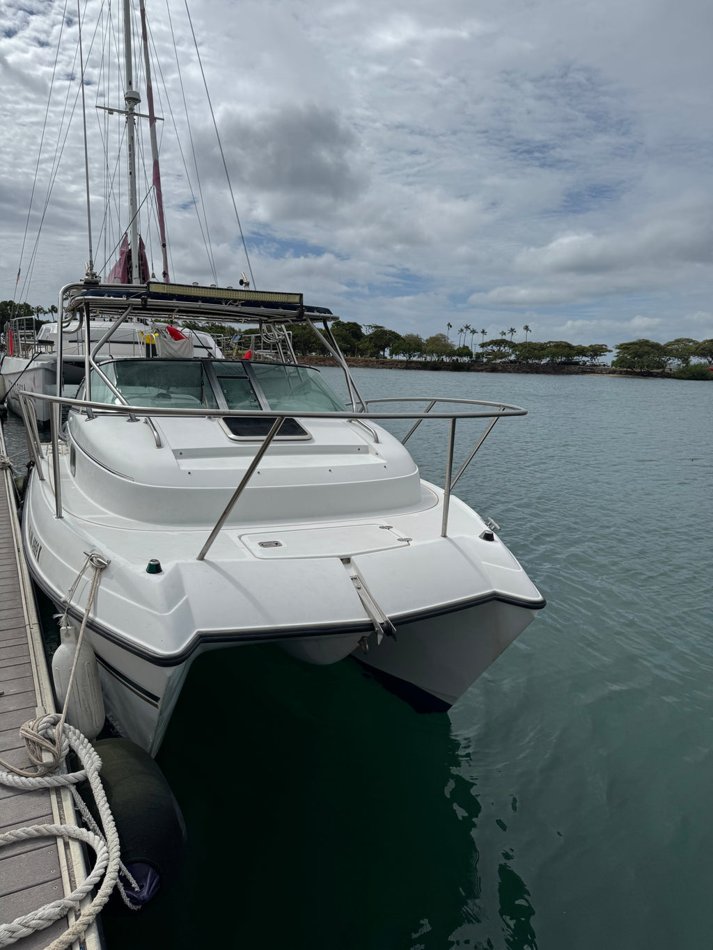 2004 Glacier Bay 2260 Isle Runner... Located in Honolulu, Hawaii... Offered By Yacht Coast Yacht Sales