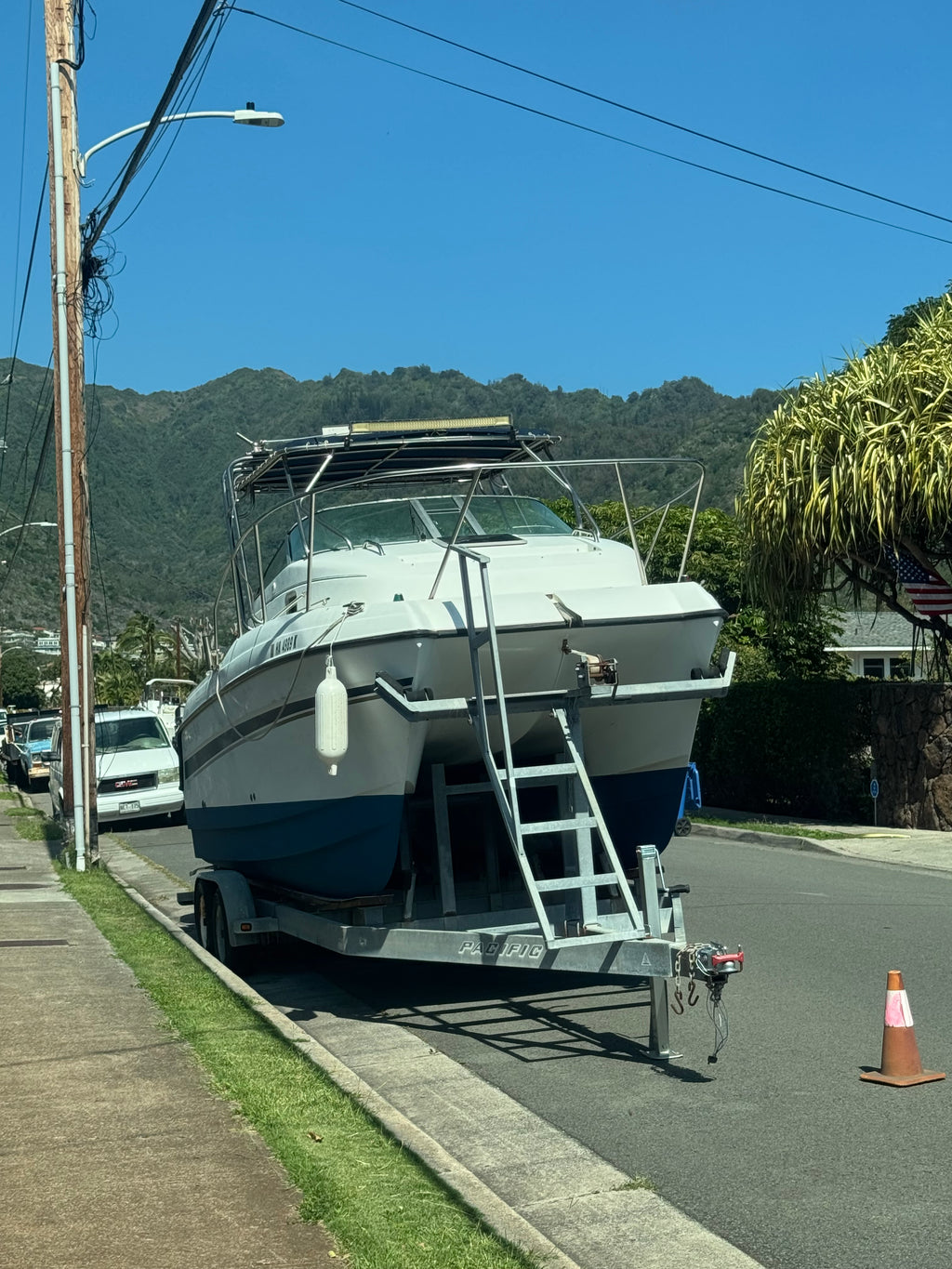 2004 Glacier Bay 2260 Isle Runner... Located in Honolulu, Hawaii... Offered By Yacht Coast Yacht Sales