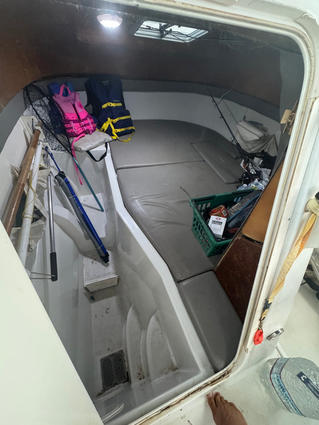 2004 Glacier Bay 2260 Isle Runner... Located in Honolulu, Hawaii... Offered By Yacht Coast Yacht Sales