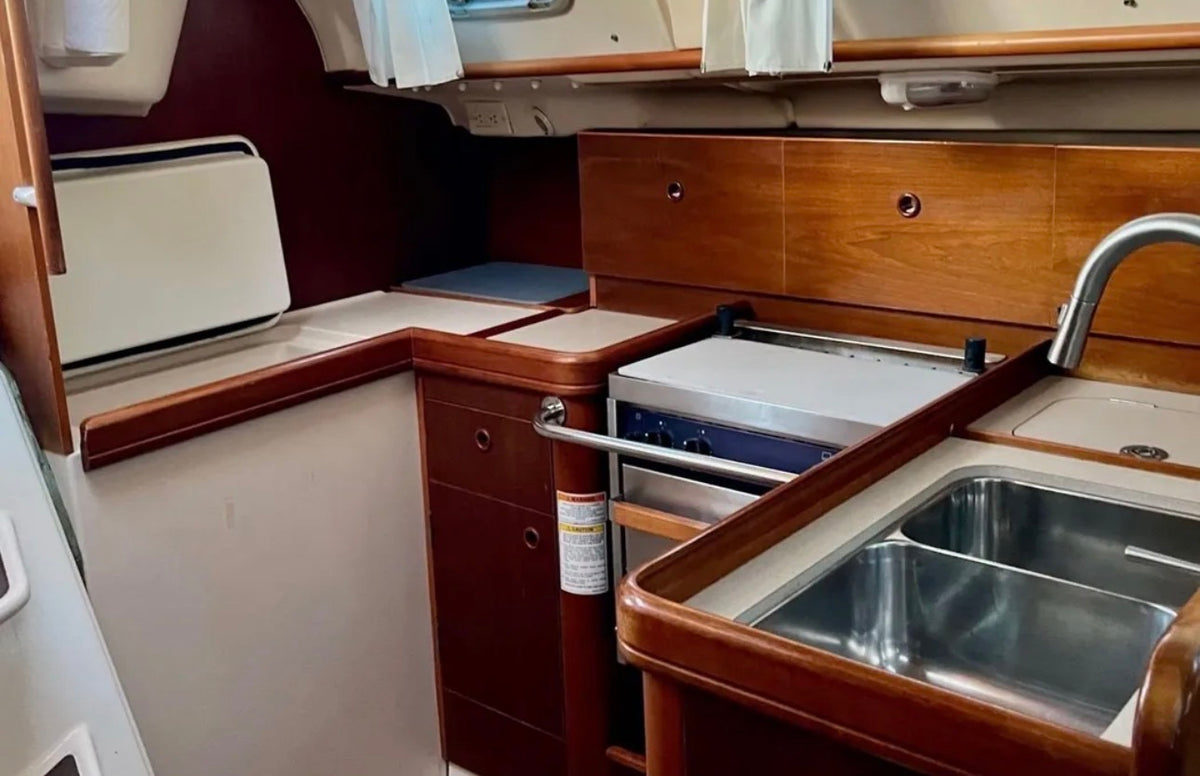 1999 Beneteau 321 – Awesome Coastal Cruiser Located in Coronado, Ca... Offered By Yacht Coast Yacht Sales
