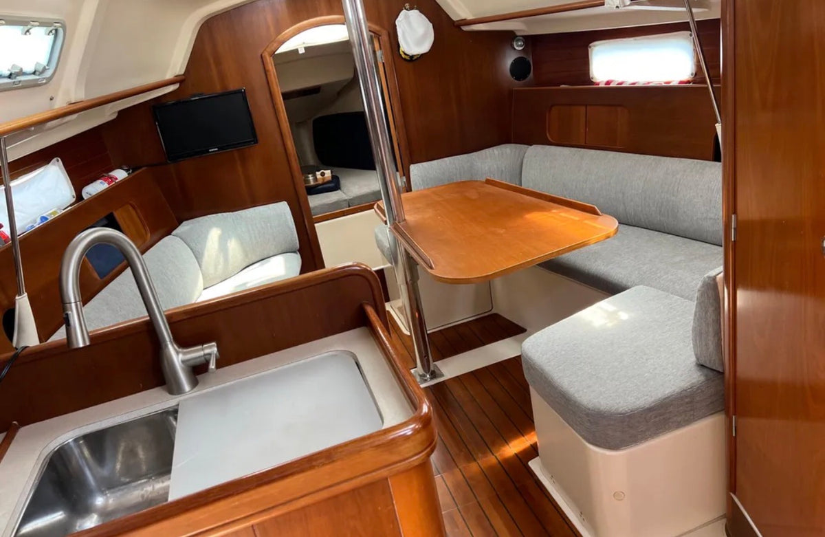 1999 Beneteau 321 – Awesome Coastal Cruiser Located in Coronado, Ca... Offered By Yacht Coast Yacht Sales