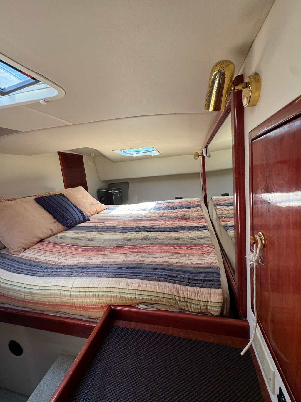 Sold! 2001 Zeta 32' Flybridge Catamaran... Located in San Diego, Ca... Offered By Yacht Coast Yacht Sales