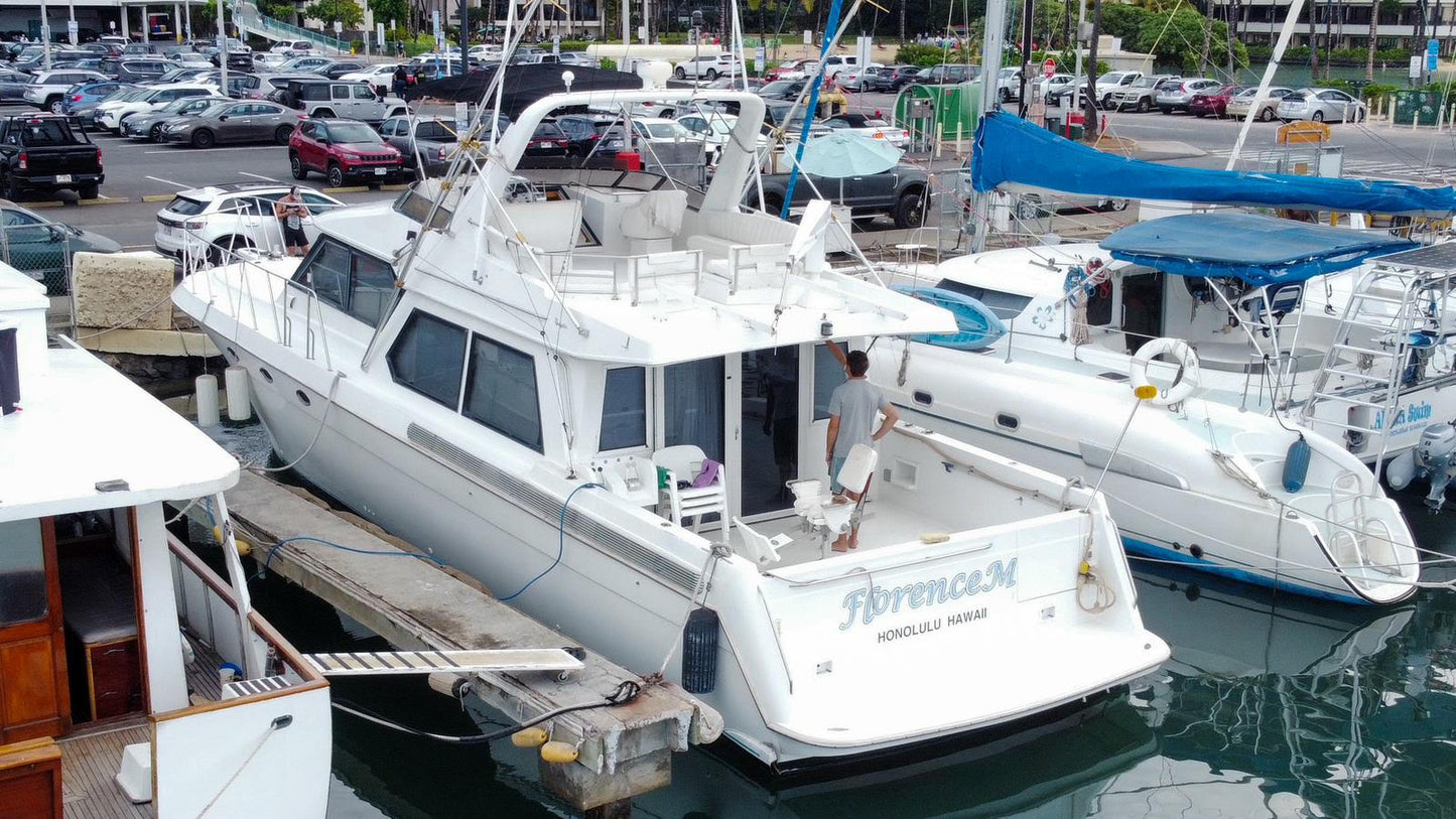 1994 Navigator 5600 Located in Honolulu, Hawaii... Offered by Yacht Coast Yacht Sales