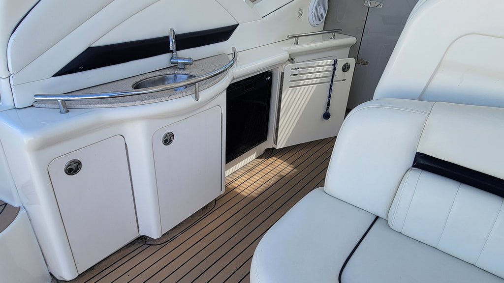 2008 Sea Ray Sundancer 400... Located in San Diego, Ca... Offered by Yacht Coast Yacht Sales