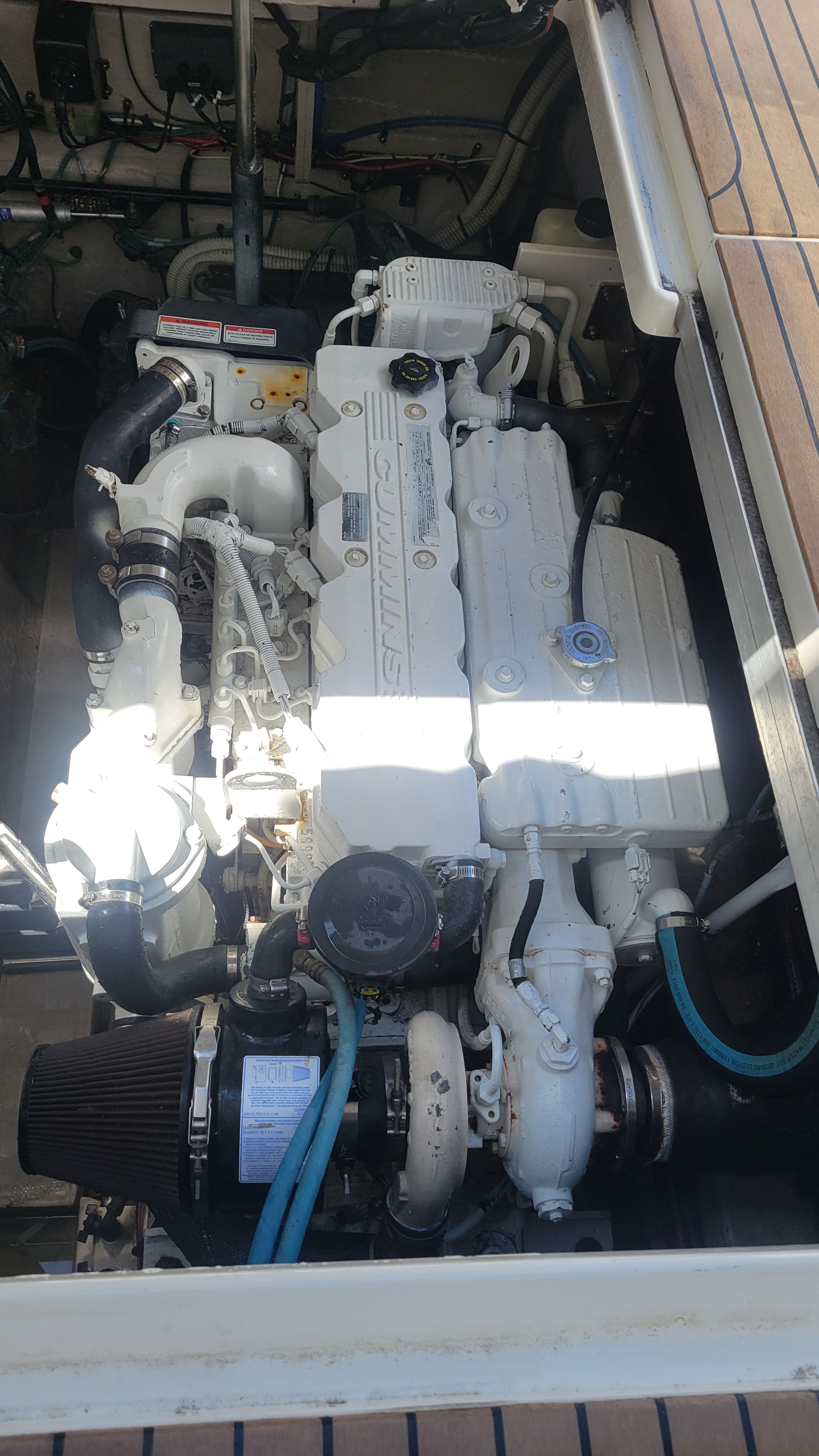 2008 Sea Ray Sundancer 400... Located in San Diego, Ca... Offered by Yacht Coast Yacht Sales