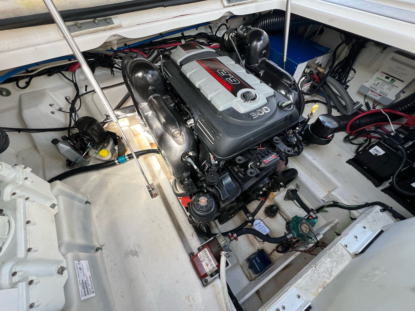 2016 Sea Ray Sundancer 260... Located in Huntington Beach, Ca... Offered By Yacht Coast Yacht Sales