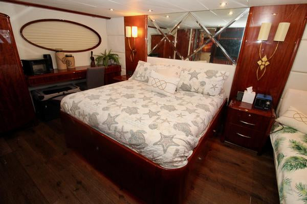 2007 68' Lazzara Yacht, LLC Owned...Located in San Diego, Ca... Offered By Yacht Coast Yacht Sales