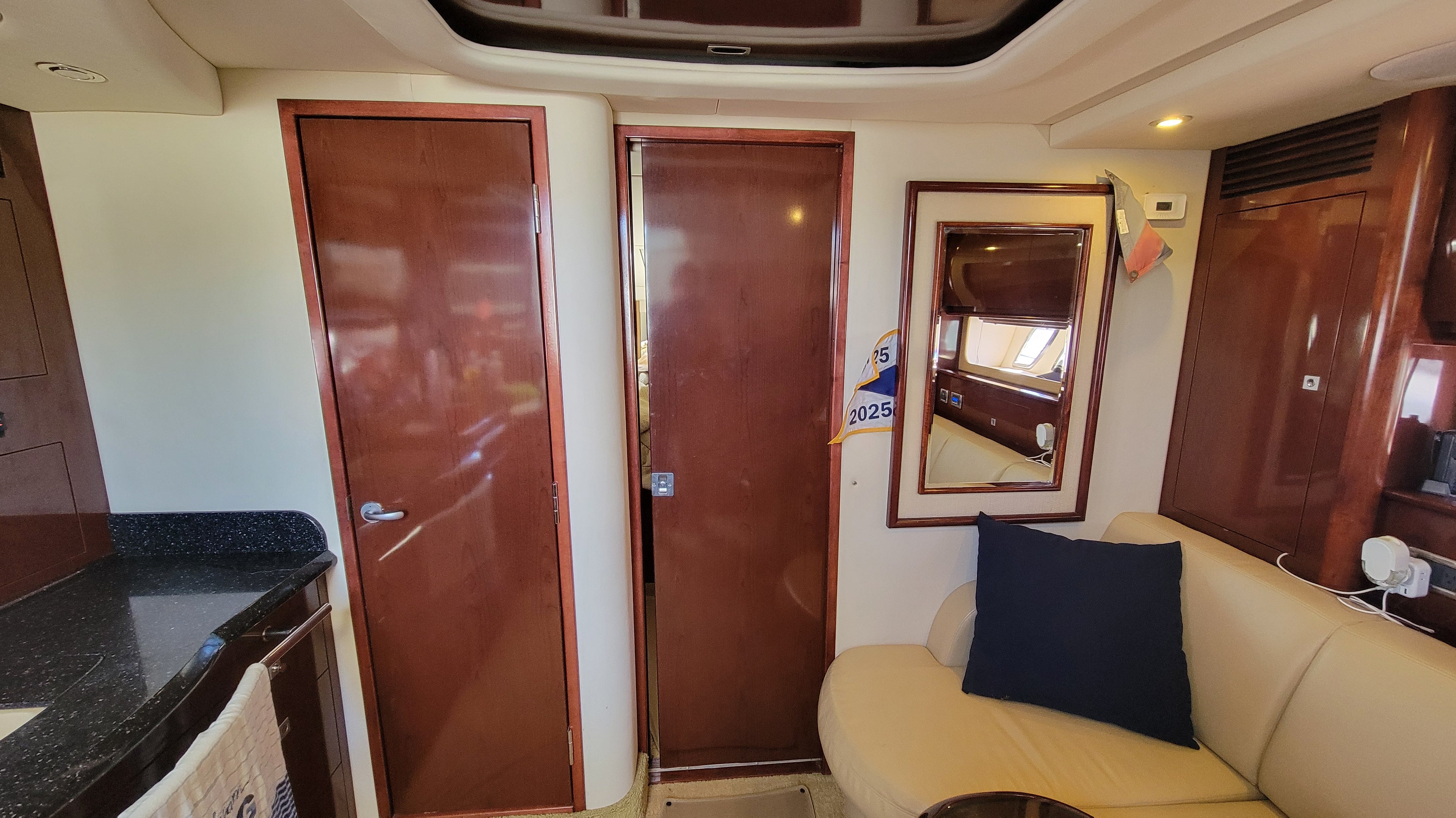 2008 Sea Ray Sundancer 400... Located in San Diego, Ca... Offered by Yacht Coast Yacht Sales